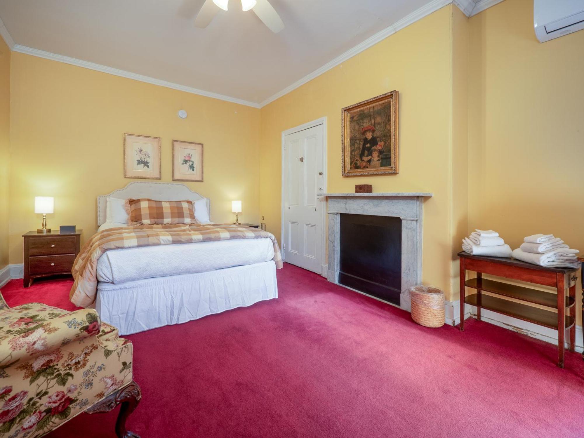 Queen Room #1